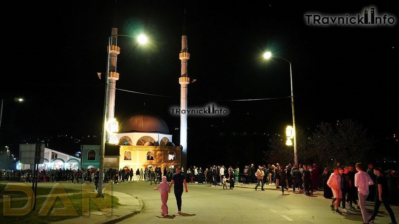 Velikim vatrometom na Kalibunaru ispraćen ovogodišnji ramazan
