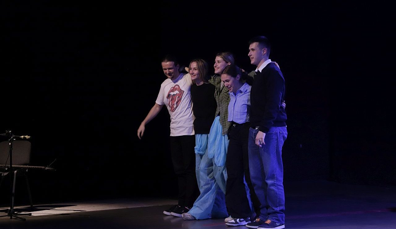 „Teatarska radionica Travnik nastupila i osvojila 7 nagrada na regionalnom omladinskom festivalu "Top Festival" u Beogradu