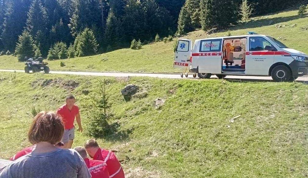 21 saobraćajna nezgoda i 1050 prekršajnih naloga samo tokom vikenda