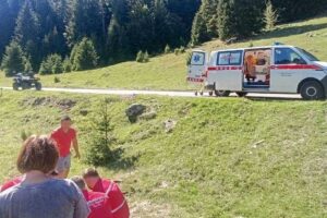 21 saobraćajna nezgoda i 1050 prekršajnih naloga samo tokom vikenda