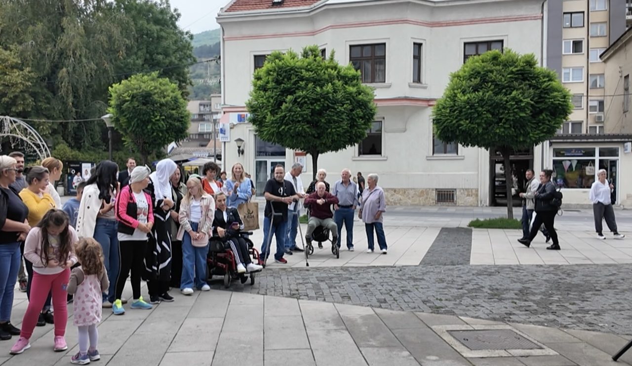 Udruženje "Sreća za sve" danas u Travniku realizovalo projekat "Festival tulipana"