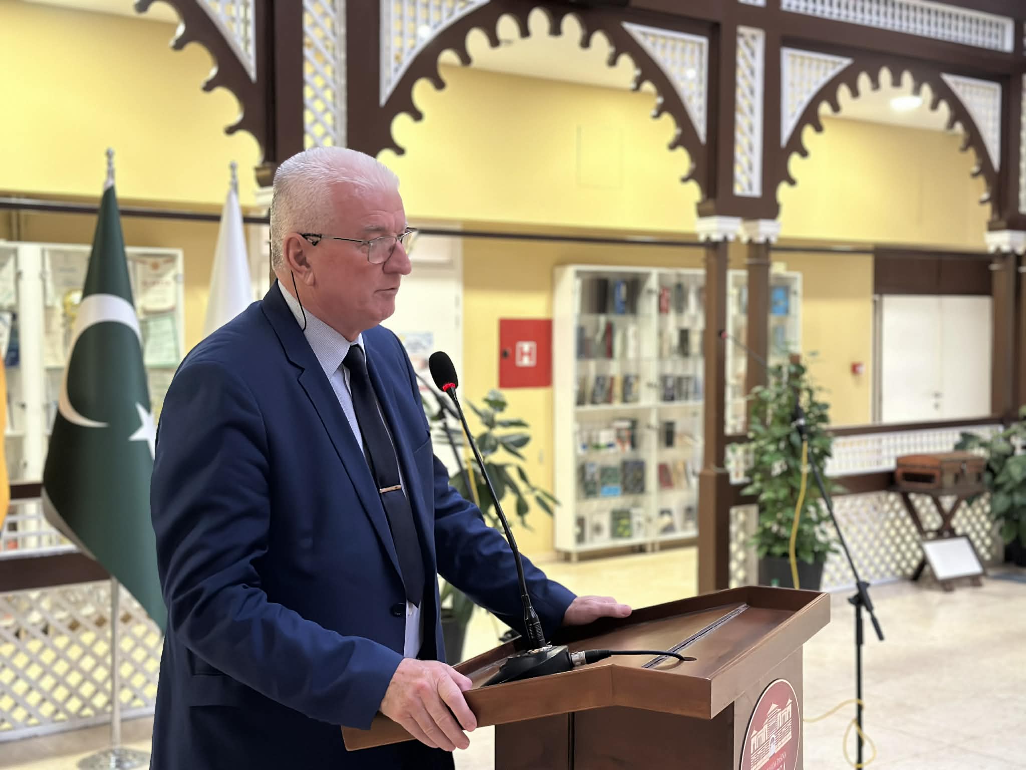 0c98342f-5686-4f17-8925-f751837c91fc