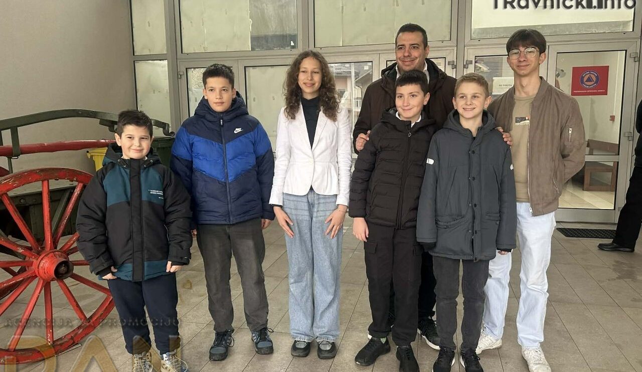 Mali programeri velikih ideja: Travnik dobio novu meteo stanicu koju su izradila djeca
