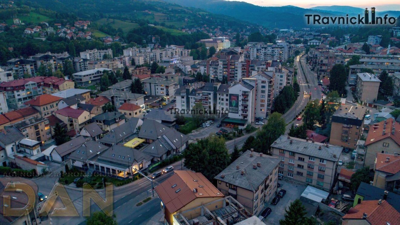 Snažan ciklon donosi toplo, ali nestabilno vrijeme: Travnik pred kišom, jugom i kratkim zahlađenjem za vikend