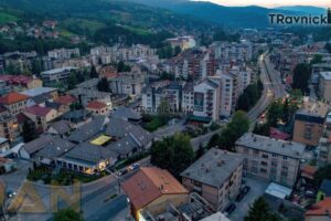 Snažan ciklon donosi toplo, ali nestabilno vrijeme: Travnik pred kišom, jugom i kratkim zahlađenjem za vikend