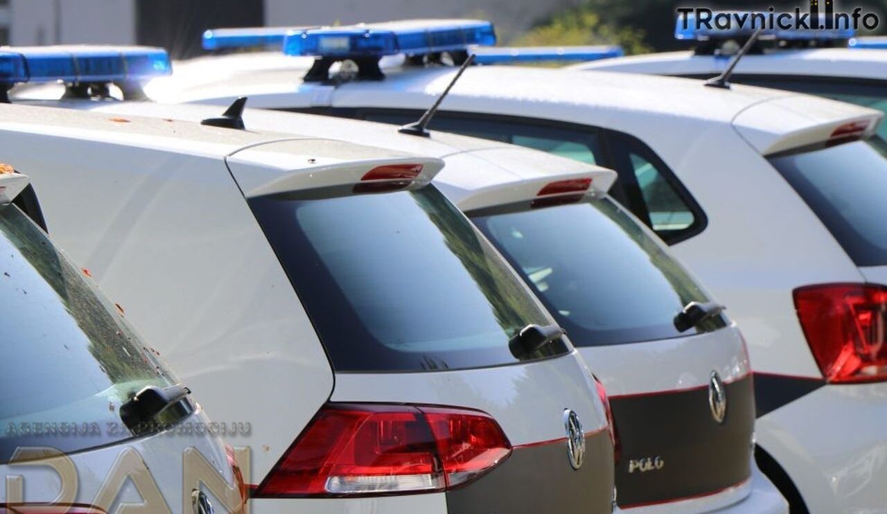 Policija na Kalibunaru pronašla drogu i vagu za mjerenje: Pretres stana u Travniku po nalogu suda