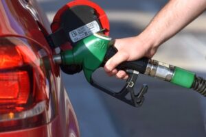 Gorivo pojeftinjuje u Federaciji BiH: Dizel se vraća na raniji nivo, pad bilježi i benzin