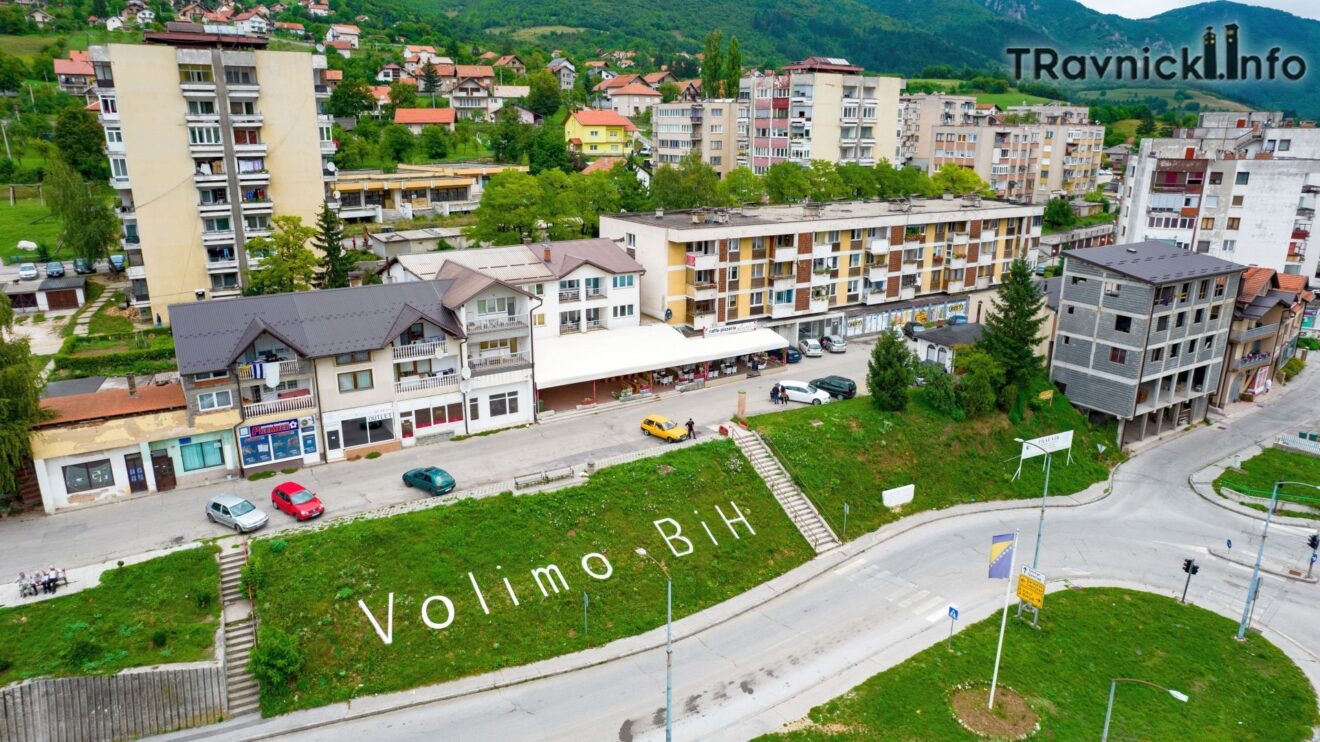Prvi maj pod mrazom i jakim vjetrom: Nakon kiše i snijega, Travnik i BiH ulaze u neuobičajeno hladno jutro