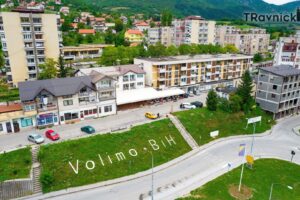 Prvi maj pod mrazom i jakim vjetrom: Nakon kiše i snijega, Travnik i BiH ulaze u neuobičajeno hladno jutro