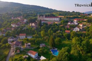 Općina Travnik objavila javni poziv za pomoć raseljenim osobama i povratnicima: Na raspolaganju 180.000 KM