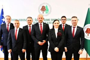 Radnici dobili po 300 KM: Direktor ŠPD-a poslao snažnu poruku zajedništva i odgovornosti