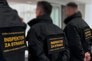 Prevaranti ponovo obilaze sela i gradove u SBK/KSB: Građanima prodaju lažno posuđe i “zlato” po ogromnim cijenama