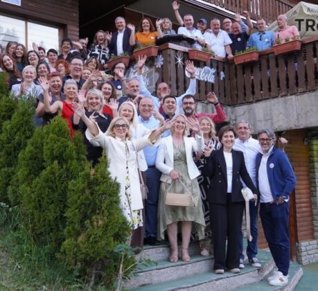 Posljednja prijeratna generacija ponovo na okupu: Nakon 35 godina prijateljstvo jače od vremena i udaljenosti