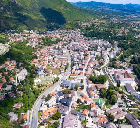 Kakvo vrijeme očekivati danas? Stižu pljuskovi i nevrijeme, a potom i osjetno zahlađenje