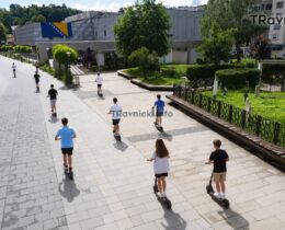Romobil nije igračka: BiH sprema dobnu granicu, obavezne kacige, kazne i identifikacione naljepnice