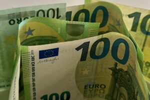Oprez pri primanju eura: MUP SBK/KSB upozorava na krivotvorene novčanice
