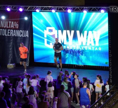 Ovakvi sadržaji već godinama daju posebnu dimenziju Travničkoj noćnoj utrci. Pored samog trčanja, cijeli događaj postaje mjesto susreta sportista