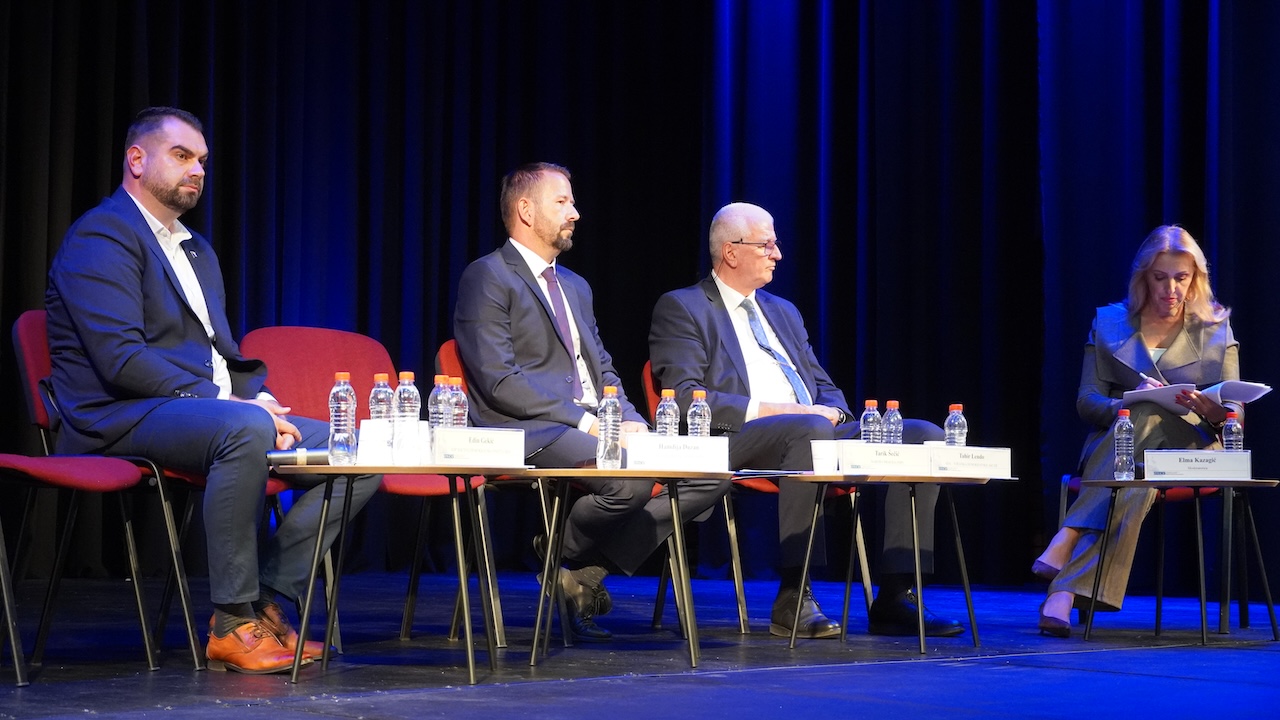 U Travniku održana prva izborna debata, učestvovali Lendo, Šečić i Gekić