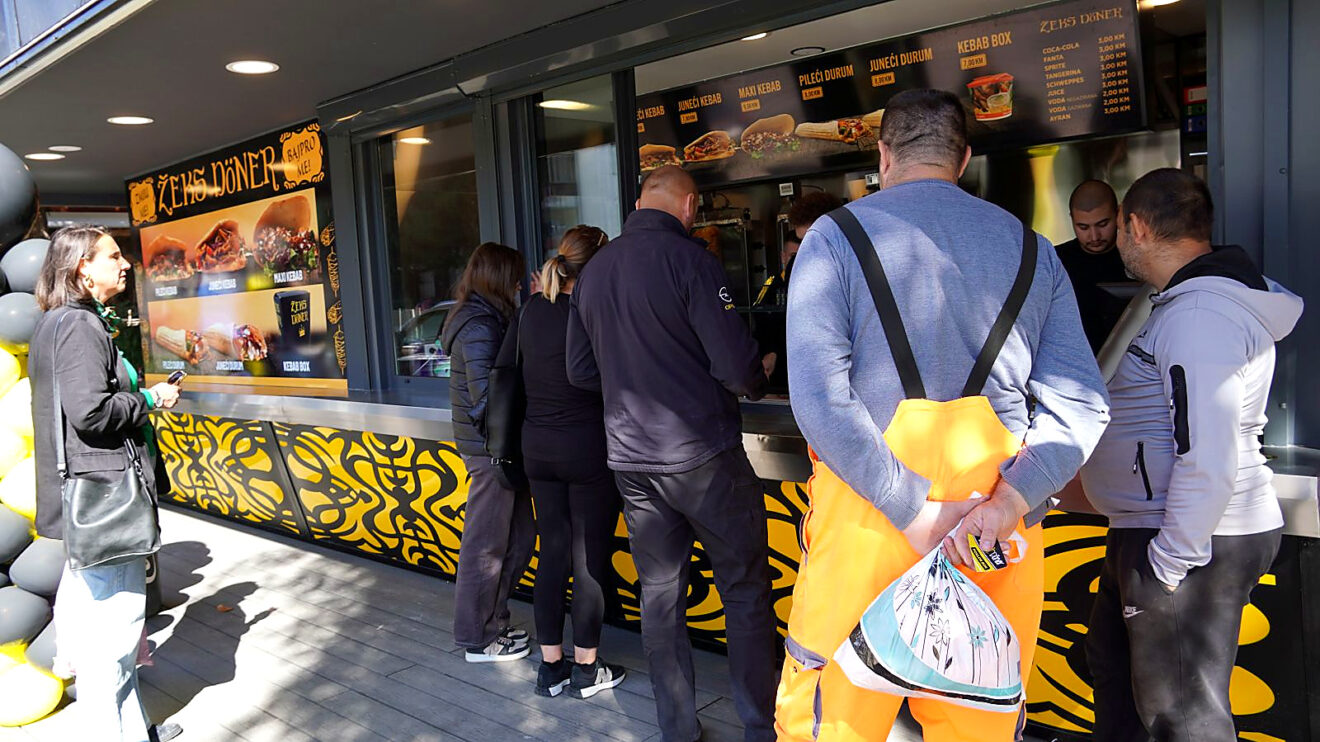 Travnik dobio novo gastro mjesto: Žeks Döner otvorio vrata, interes građana već prvog dana odličan